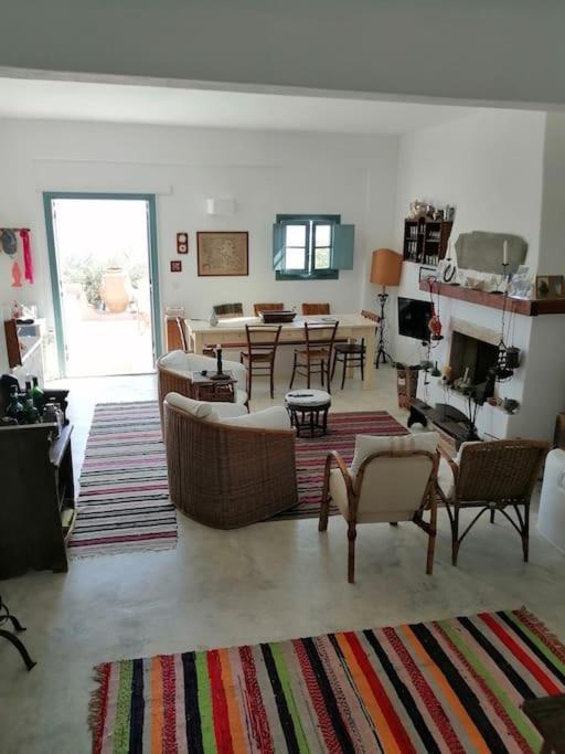 הוילה Vromolithos Casa Dei Melograni At Vourlidia Leros מראה חיצוני תמונה